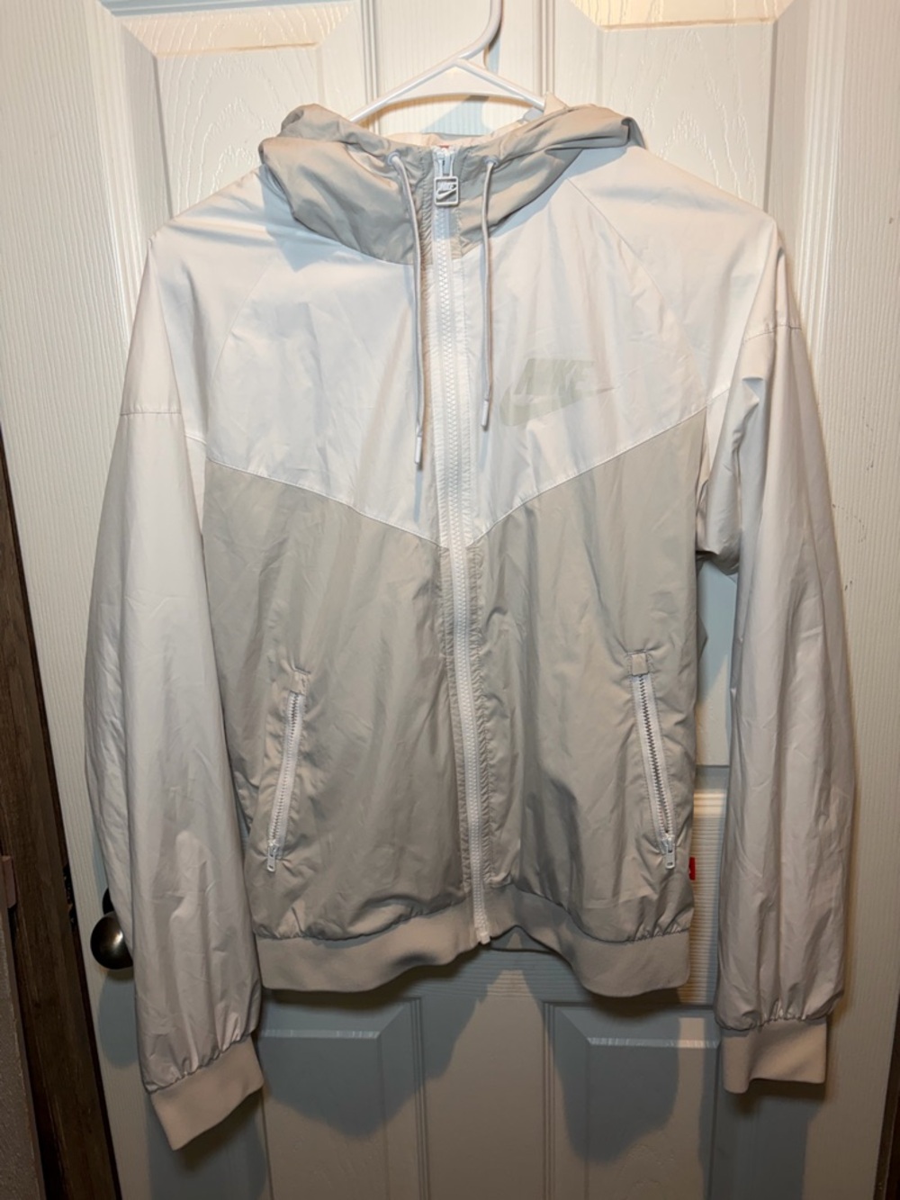 Nike Windrunner Hooded Jacket Light Gray Full Zip Windbreaker Women’s Medium